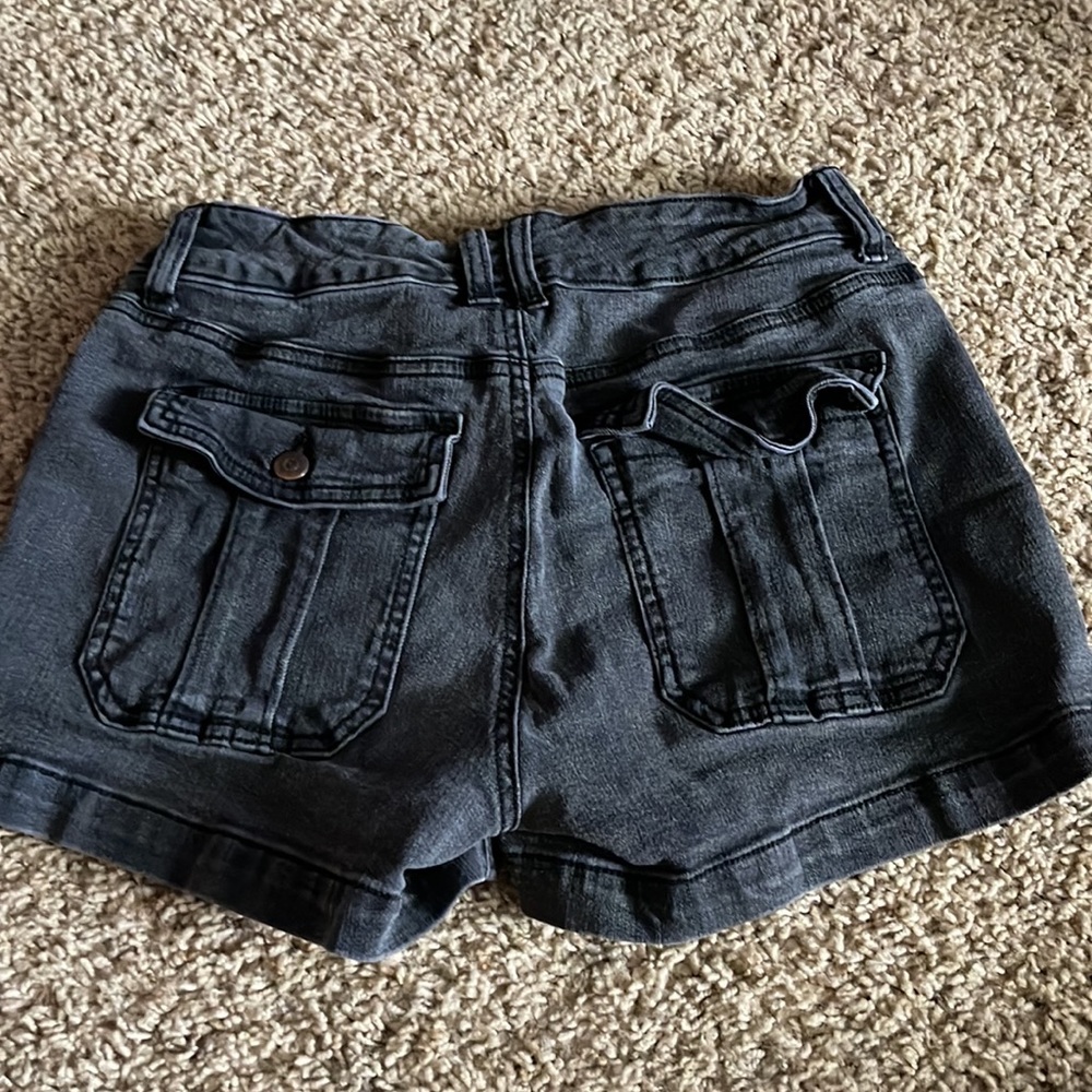 Shorts - Picture 3 of 3